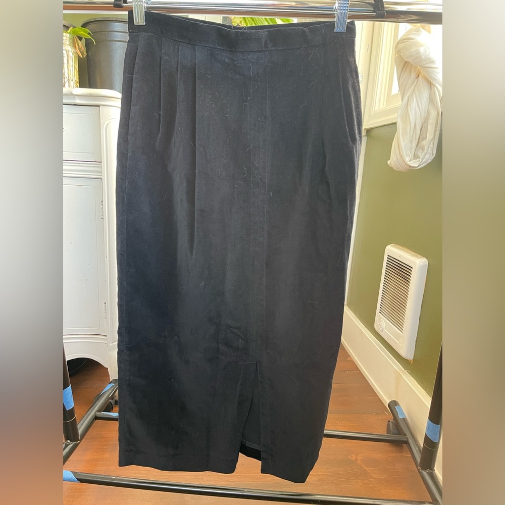 Vintage velvet skirt with front pleats and pockets - Picture 2 of 6